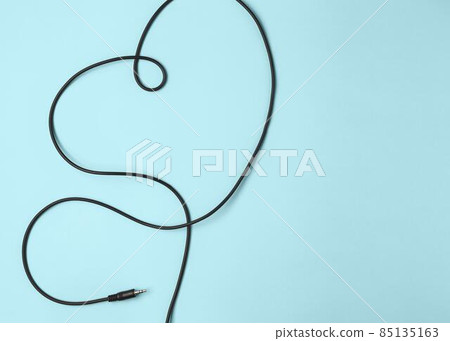 heart shape made black cable. High quality photo heart shape made black cable. High quality photo 85135163