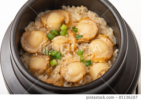 Scallop kamameshi(扇貝飯) Scallop kamameshi(扇貝飯) 85136287