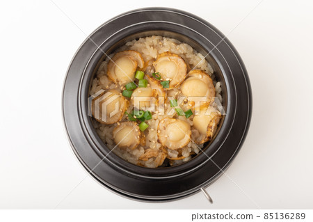 Scallop kamameshi(扇貝飯) Scallop kamameshi(扇貝飯) 85136289