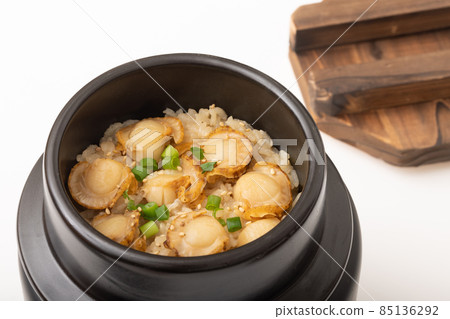 Scallop kamameshi（扇貝飯） 85136292