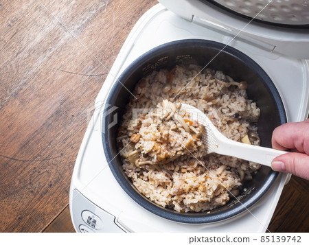 Rice cooked with mushrooms Rice cooker 85139742