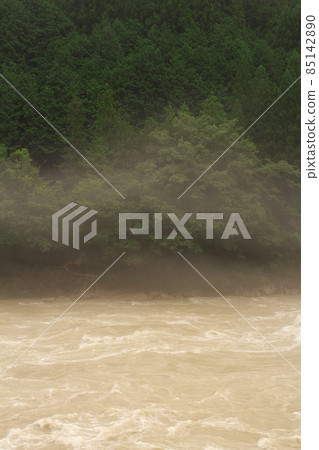 飛騨川的泥水流 飛騨川的泥水流 85142890