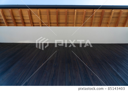 新建的屋簷和排水溝 新建的屋簷和排水溝 85143403
