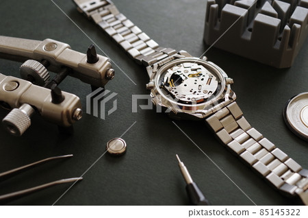 Watch repair, battery replacement, maintenance 85145322