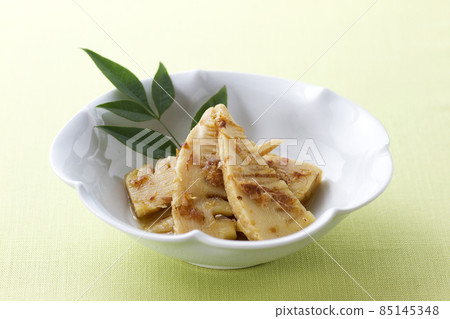 Boiled bamboo shoots in Tosa 1 Boiled bamboo shoots in Tosa 1 85145348