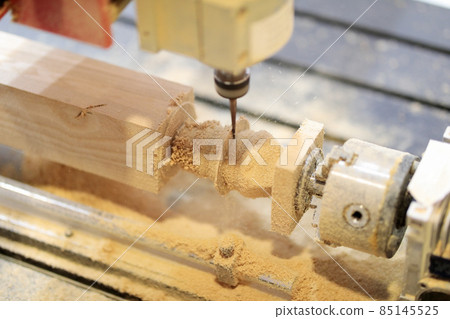 workpiece processing on wood turning lathe machine workpiece processing on wood turning lathe machine 85145525