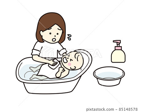 A mother who bathes a crying baby 85148578