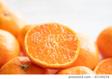 Cross section of Satsuma mandarin 85149258