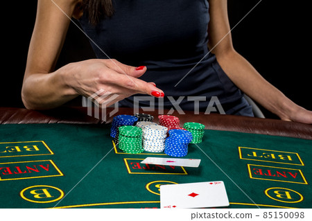 Poker play. Cards 85150098
