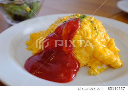 Omelette rice  85150557