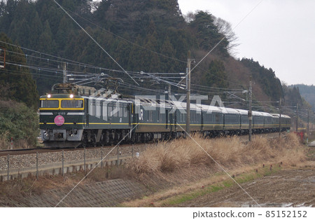 北陸本線牛野大勝寺 JR 西 EF81-103 + 24 系列暮光特快 北陸本線牛野大勝寺 JR 西 EF81-103 + 24 系列暮光特快 85152152