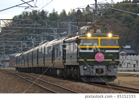 北陸本線蘆原溫泉細堀JR西日本EF81-43+24系暮光特快 北陸本線蘆原溫泉細堀JR西日本EF81-43+24系暮光特快 85152155