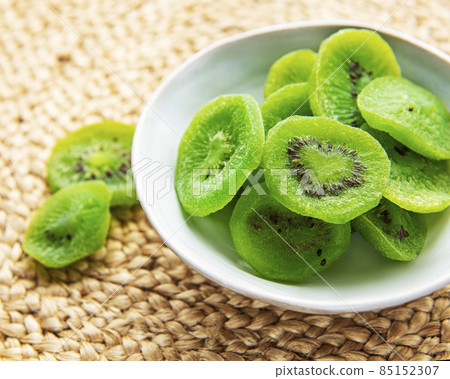 Pieces of dry kiwi Pieces of dry kiwi 85152307