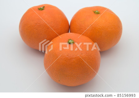 3 oranges white background 3 oranges white background 85156993