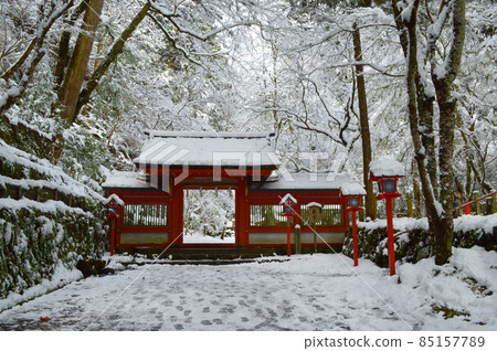 On the morning of December 18, 2021, the snowy scenery of the Okumiya Shrine at Kibune Shrine in Kyoto City is beautiful. On the morning of December 18, 2021, the snowy scenery of the Okumiya Shrine at Kibune Shrine in Kyoto City is beautiful. 85157789