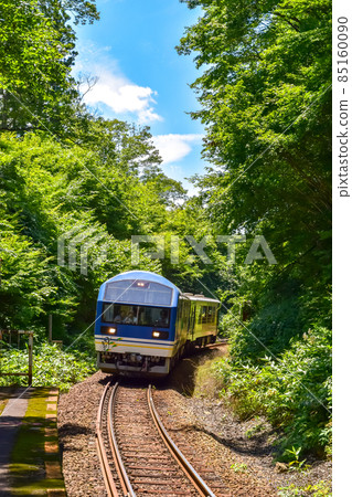 福島縣南會津市會津鐵道鐵塔上的殿羽站的夏日風光 85160090