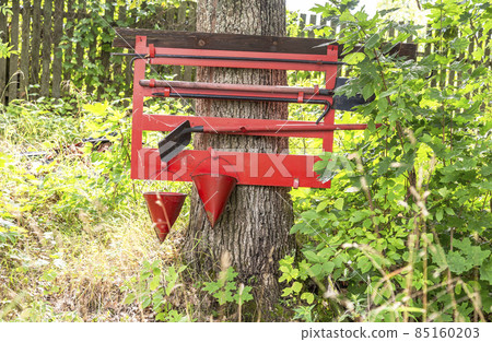 Firefighter shield with fire extinguishing tools Firefighter shield with fire extinguishing tools 85160203