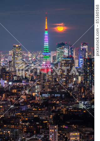 《Tokyo》 Tokyo city night view, full moon night 85160568