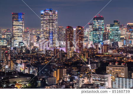 《Tokyo》 Night view of Tokyo city, skyscraper of office building 85160739