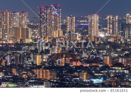 《Kanagawa Prefecture》 Night view of tower apartments, towards Musashi Kosugi 85161831