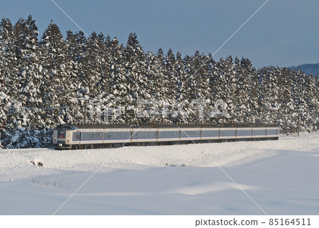 Shin-Etsu Main Line Nihongi-Sekiyama JR West 583 series B04 formation (Kyoto) Spur Shin-Etsu Main Line Nihongi-Sekiyama JR West 583 series B04 formation (Kyoto) Spur 85164511
