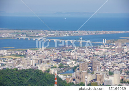 從德島縣美山眺望阿波白佐木大橋和怒島 從德島縣美山眺望阿波白佐木大橋和怒島 85164989