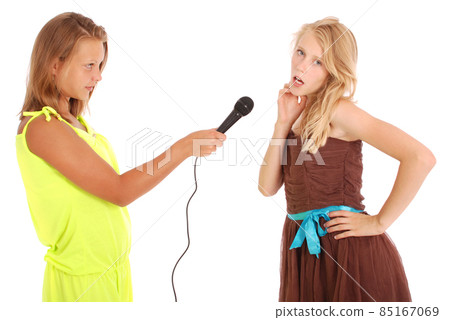 The teenage girl's interview The teenage girl's interview 85167069