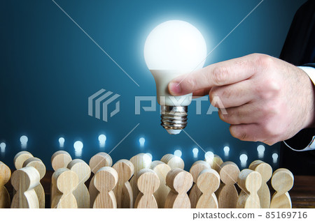 Leader accumulates ideas and experience to make a solution. Project leader. Research and development. Teamwork. Brainstorming. Creativity. Education and knowledge. Informant. Statistics, survey. Leader accumulates ideas and experience to make a solution. Project leader. Research and development. Teamwork. Brainstorming. Creativity. Education and knowledge. Informant. Statistics, survey. 85169716