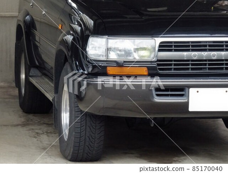 Toyota RV car Land Cruiser 80 front 85170040