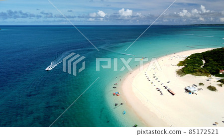 Aerial view of Yonaha Maehama on Miyakojima Aerial view of Yonaha Maehama on Miyakojima 85172521