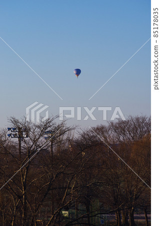 Balloon overlooking the Watarase Retarding Ground that straddles the four prefectures of Tochigi, Gunma, Saitama, and Ibaraki [taken from the Tochigi prefecture side] 85178035