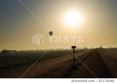Balloon overlooking the Watarase Retarding Ground that straddles the four prefectures of Tochigi, Gunma, Saitama, and Ibaraki [taken from the Tochigi prefecture side] 85178046