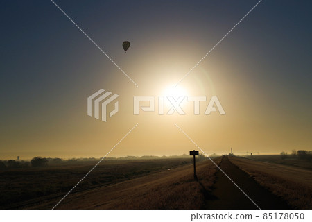 Balloon overlooking the Watarase Retarding Ground that straddles the four prefectures of Tochigi, Gunma, Saitama, and Ibaraki [taken from the Tochigi prefecture side] 85178050
