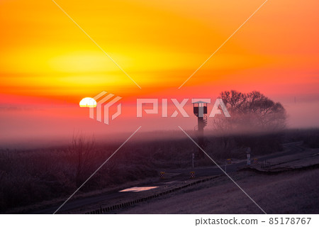 渡良瀨的黎明遲緩地[群馬、櫪木、埼玉、茨城] 85178767