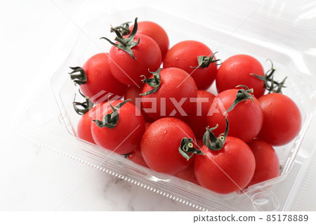Pack of cherry tomatoes 85178889