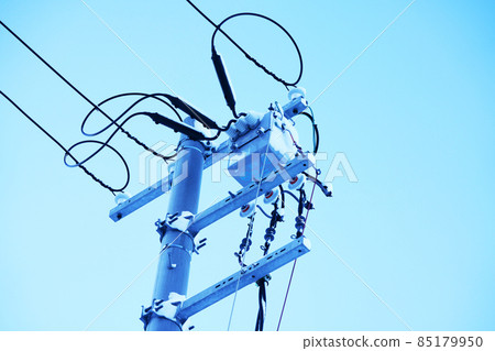 早晨剛下雪時的電線桿 早晨剛下雪時的電線桿 85179950