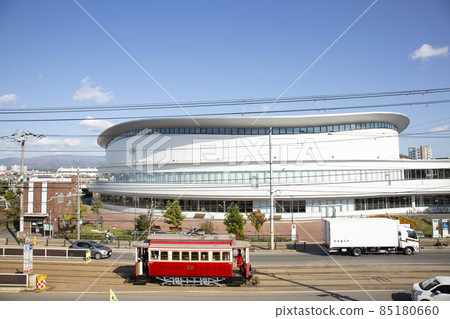 [Logo erased and blurred] Hakodate City Transportation Bureau "Hakodate Hikara 號" and Hakodate Arena 85180660