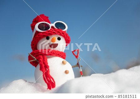 Snowman of a red hat 85181511