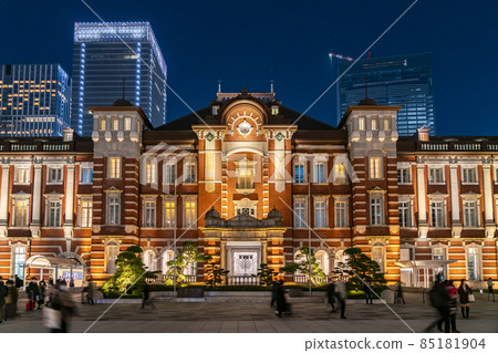 [Tokyo] Illuminated night view of Tokyo Station 85181904