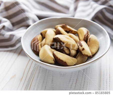 Bowl with Brazil nuts Bowl with Brazil nuts 85183805