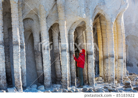 Crowley columns 85183922