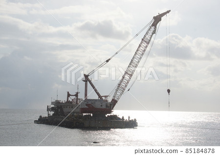 Ocean crane 85184878