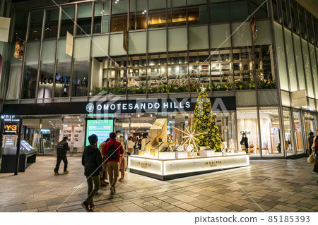 [東京] 表參道Hills的華麗聖誕樹 85185393