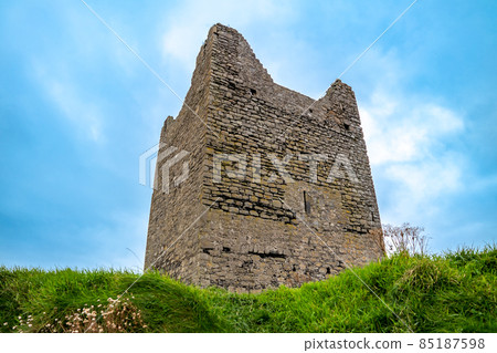 Rossle castle at Easky pier in County Sligo - Republic of Ireland. Rossle castle at Easky pier in County Sligo - Republic of Ireland. 85187598