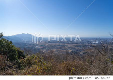 從天邊山山頂眺望筑波山（茨城縣櫻川市禦嶽山/天邊山路線） 85188036