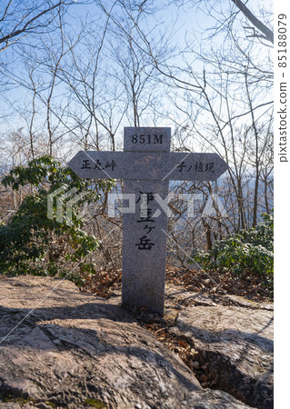 The summit of Izugatake (Oku Musashi) 85188079