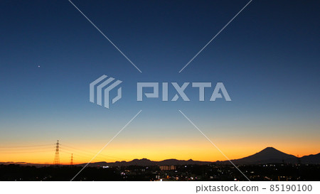 From Yokohama at dusk to the Fuji Hakone mountain range and Yoino Myojo Venus 85190100