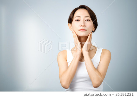 中年女性美圖（護膚） 85191221