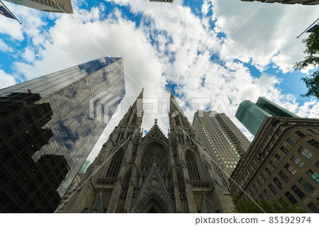 NEW YORK CITY, USA - SEPTEMBER 29, 2021: St. Patrick's Cathedral in Manhattan 85192974
