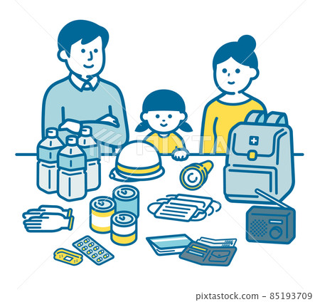 家長和孩子檢查防災物資 85193709